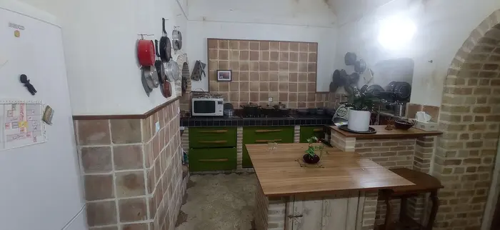 بوم گردی خانه مانَک - واحد همایون - آشپزخانه طبقه بالا