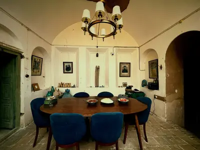 بومگردی خانه‌‌ مانَک - واحد همایون