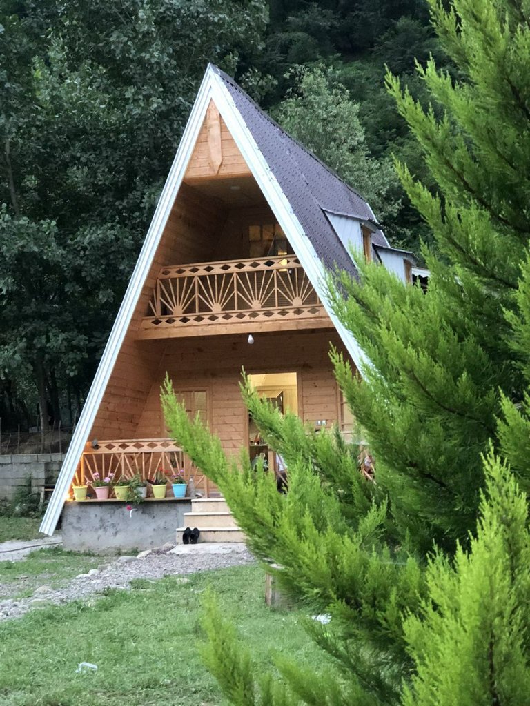 کلبه دوخوابه جنگلی سوئیسی وزن