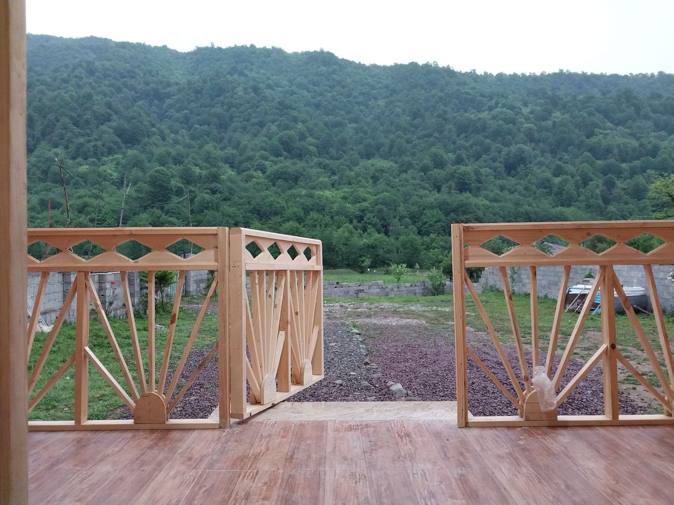 کلبه دوخوابه جنگلی سوئیسی وزن