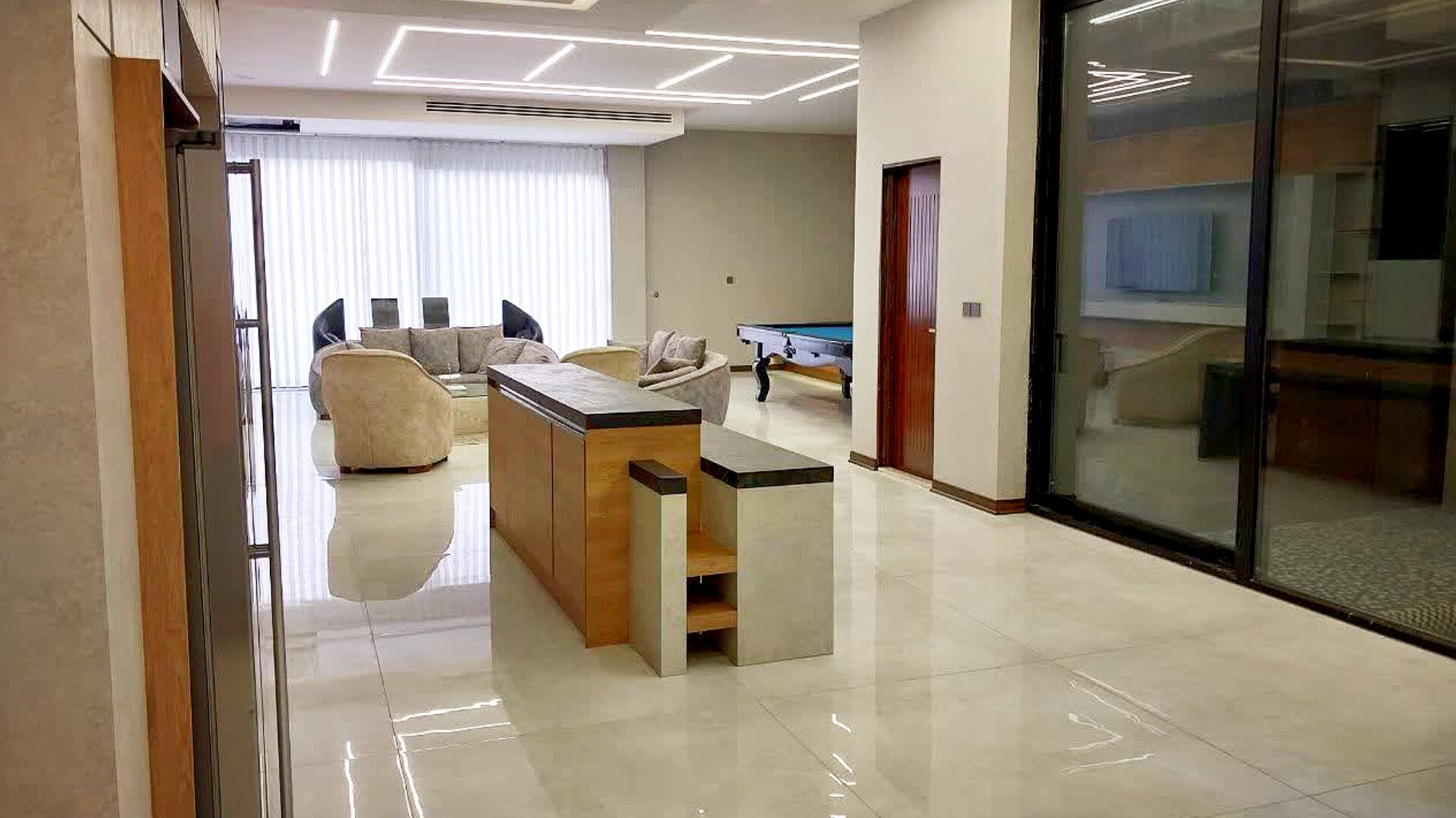 ویلا سه خوابه ساحلی استخردار آبگرم رویال