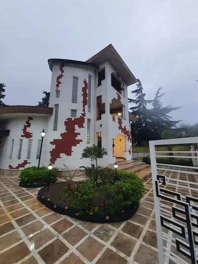 ویلا پنج خوابه استخردار آبگرم سهند غربی