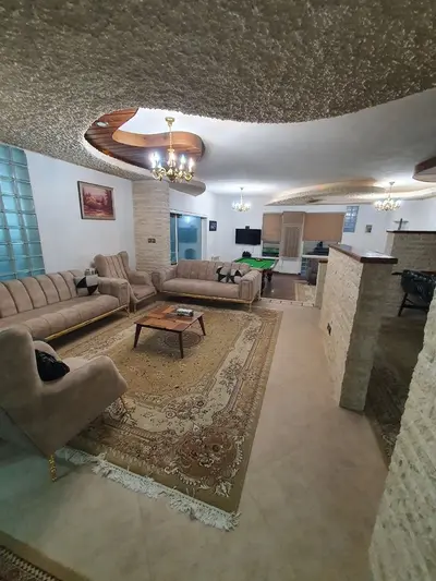 ویلا پنج خوابه استخردار آبگرم سهند غربی