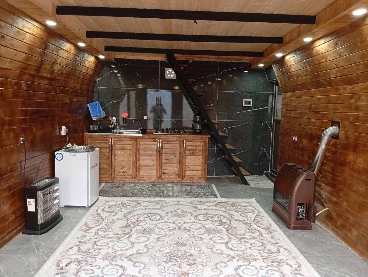 کلبه یک خوابه سوئیسی جنگلی فرخان