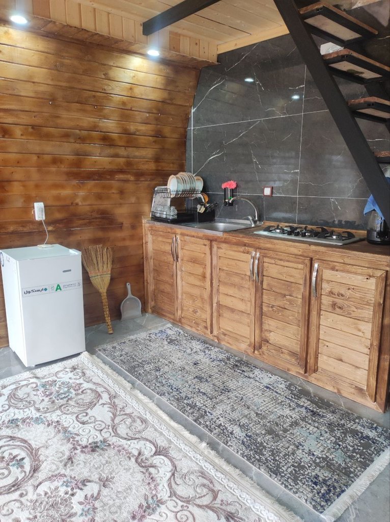 کلبه یک خوابه سوئیسی جنگلی فرخان