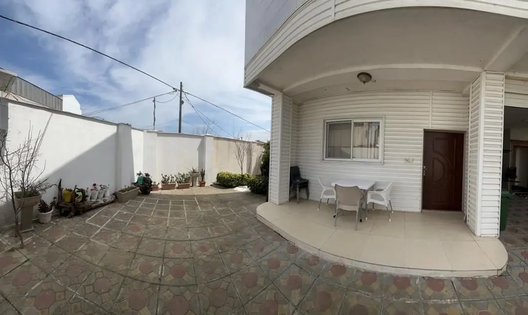 ویلا یک خوابه باغ محله - نمای ساختمان و حیاط