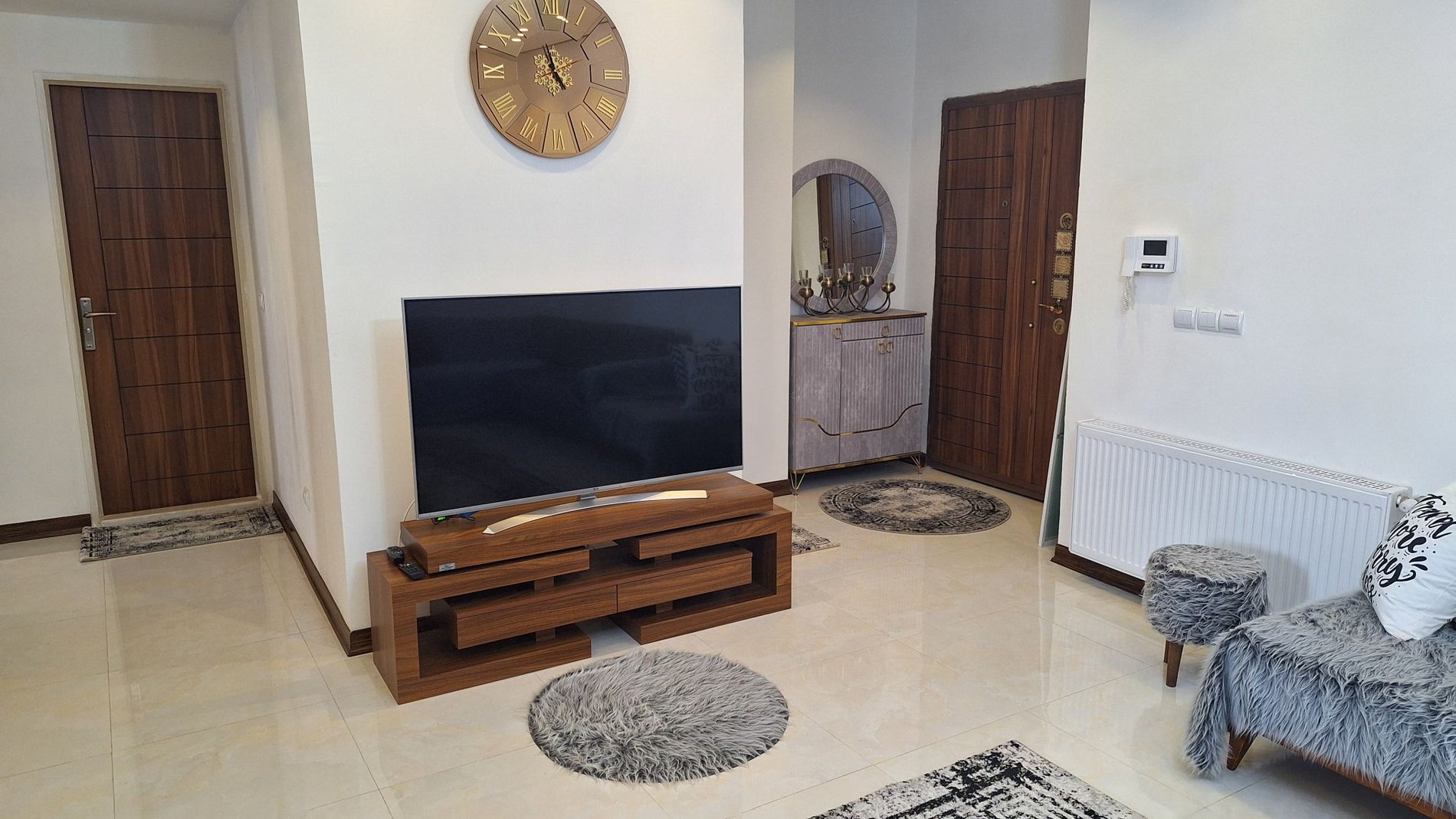 آپارتمان دوخوابه قرنی وردآورد - تی وی