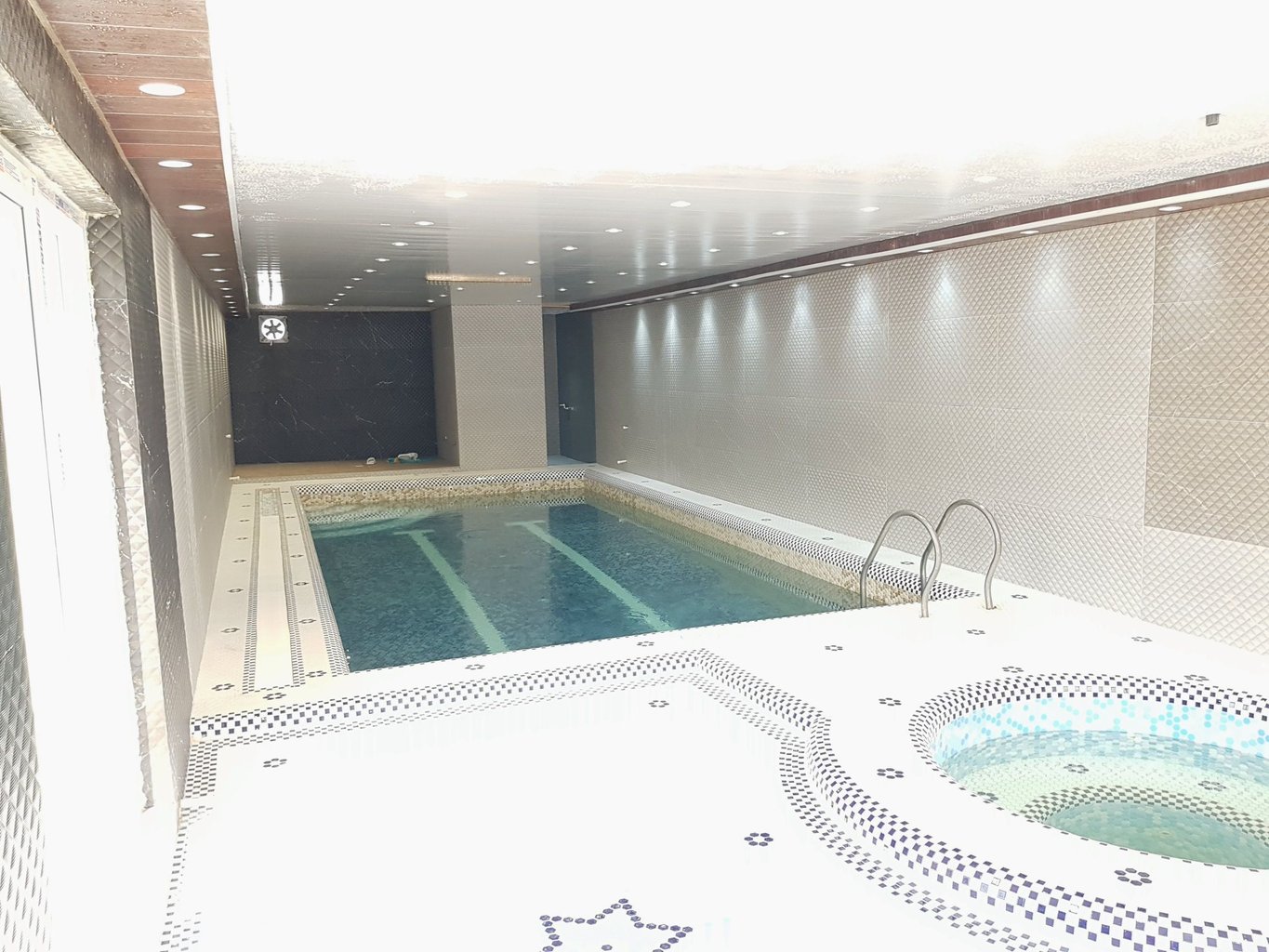 ویلا دوخوابه جنگلی استخردار آبگرم گلشن 2