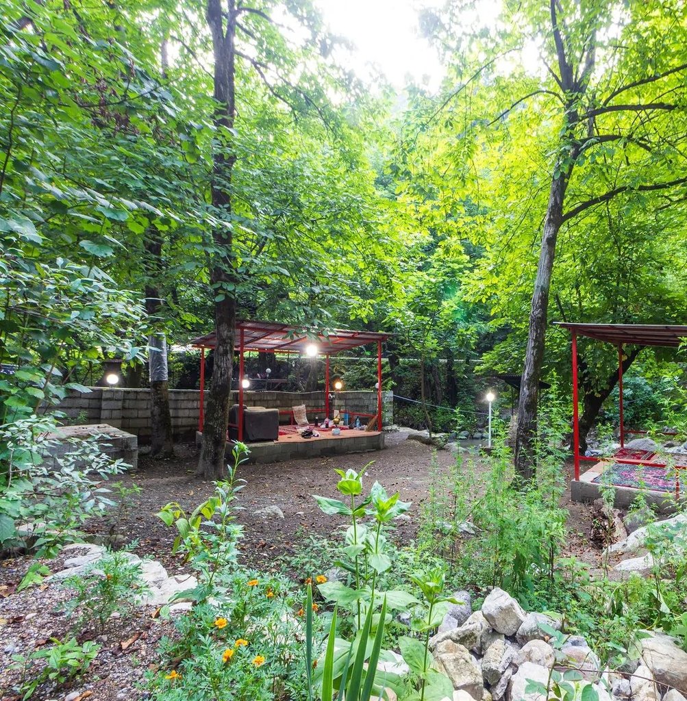 ویلا دوخوابه جنگلی گیجاو آریا - آلاچیق حیاط