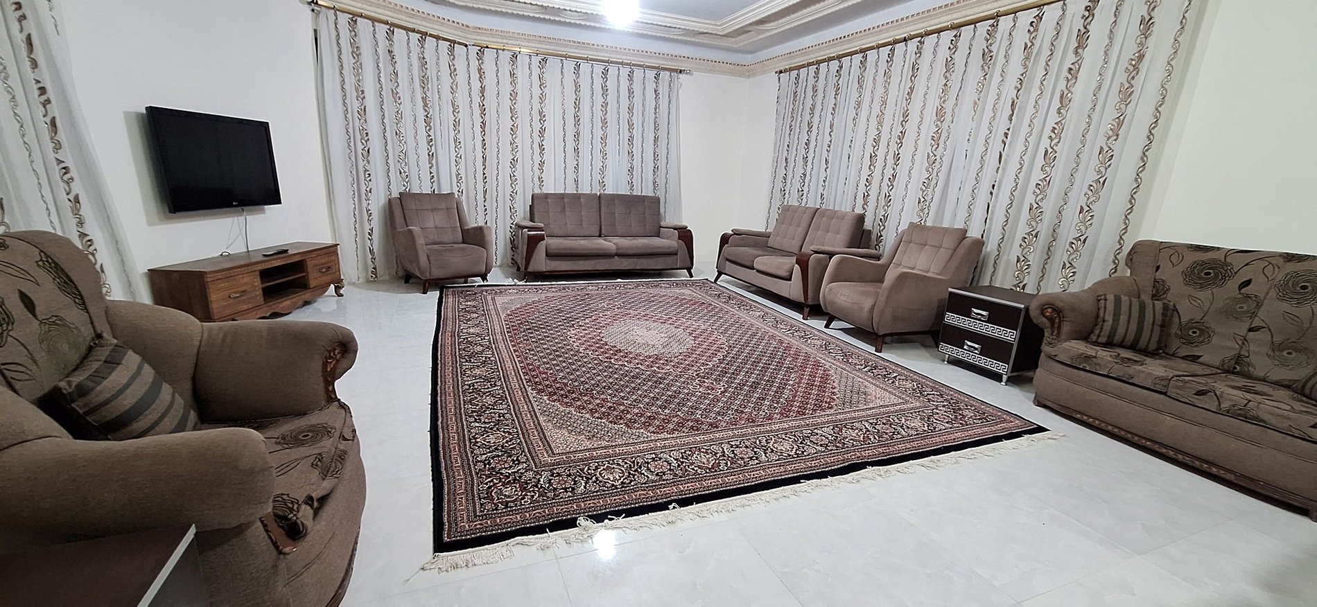 آپارتمان دوخوابه عبور مجزا