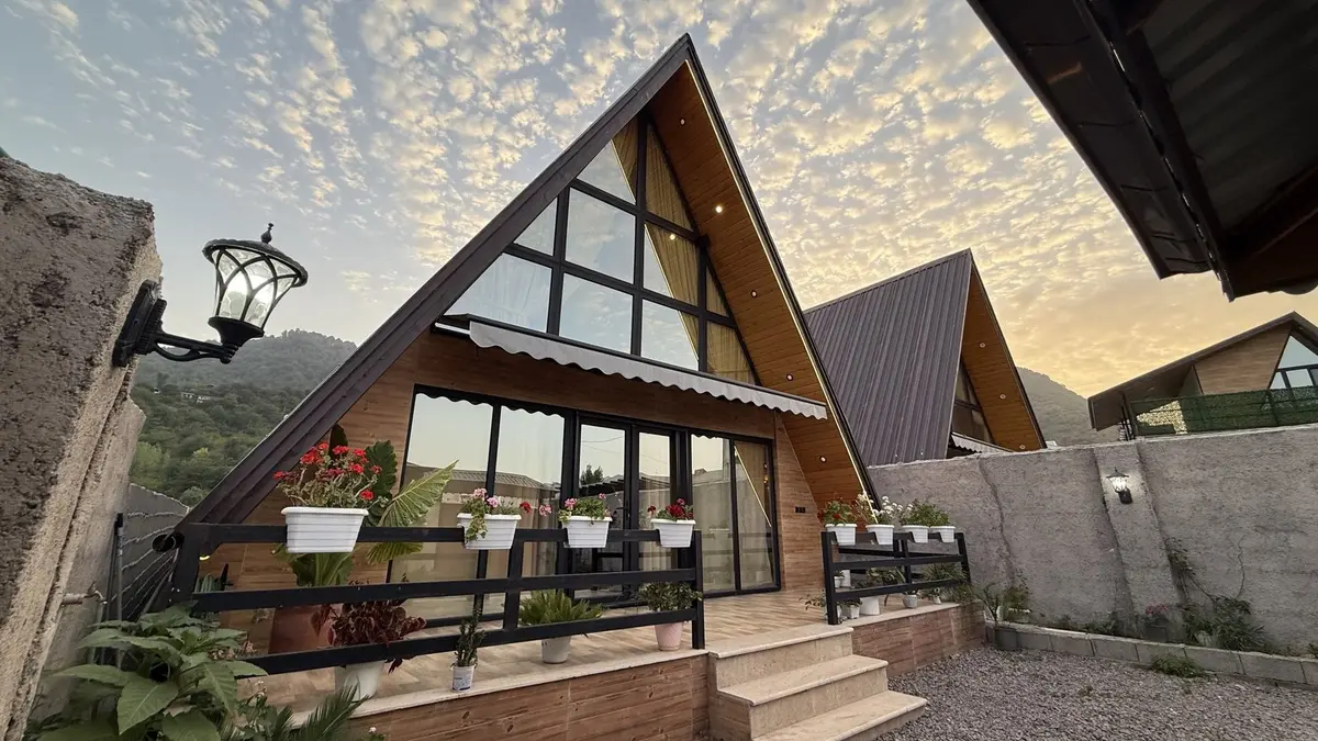 کلبه دوخوابه سوئیسی تی تی