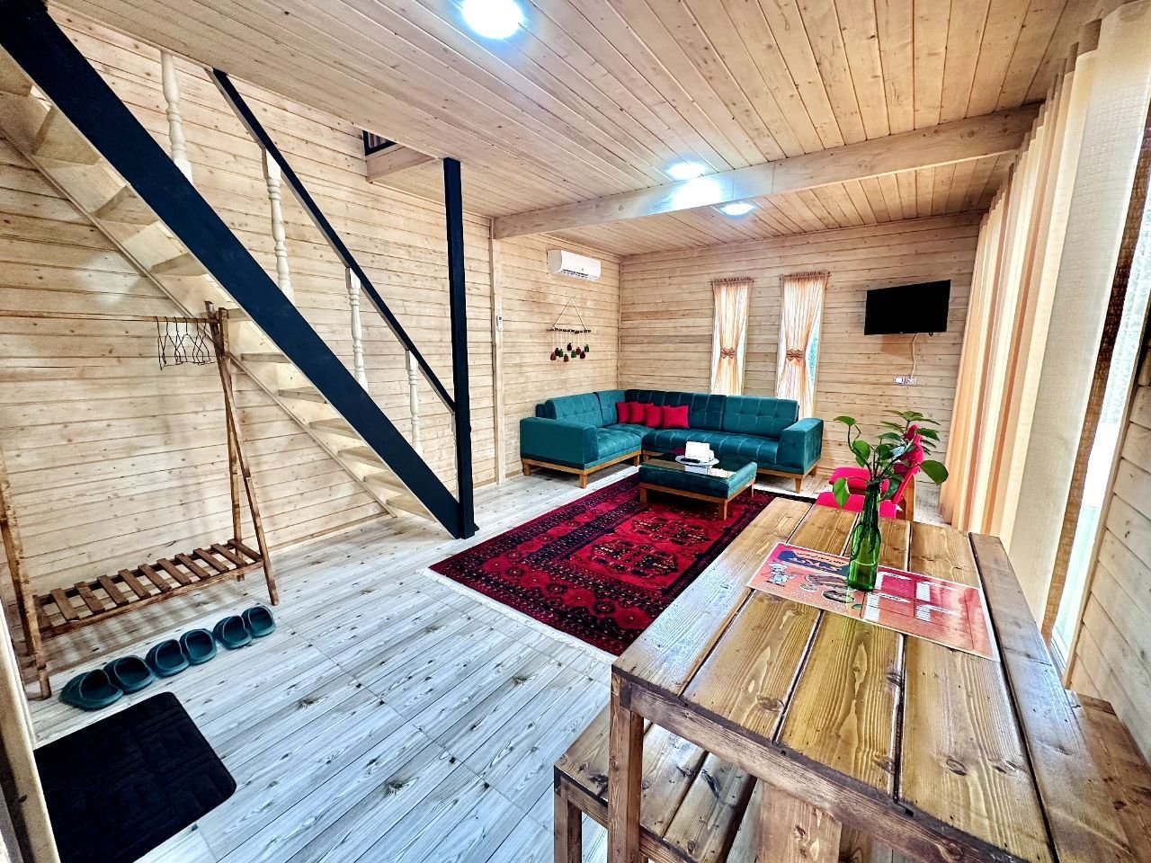 کلبه یک خوابه رامیسا ۲ - پذیرایی