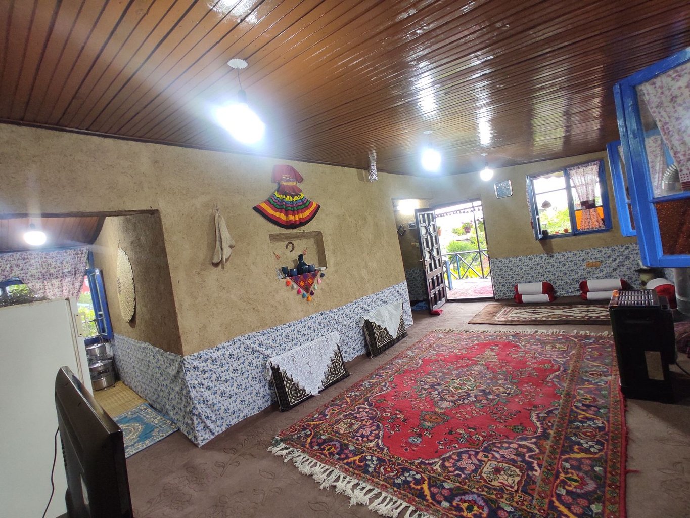 کلبه یک خوابه سنتی مهر - پذیرایی کلبه