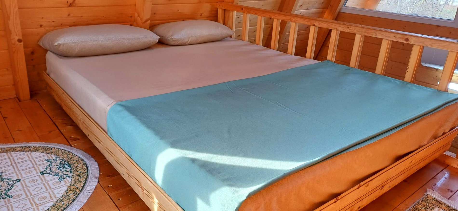 کلبه یک خوابه سوئیسی جنگلی بلوط 1