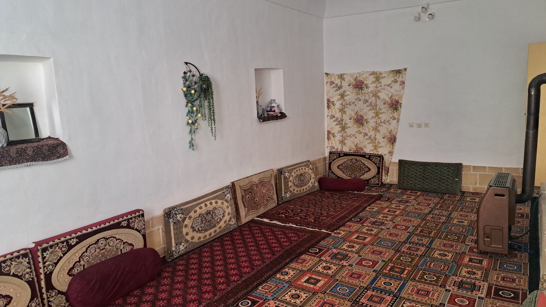 بومگردی عمارت اکبریان - واحد بادگیر