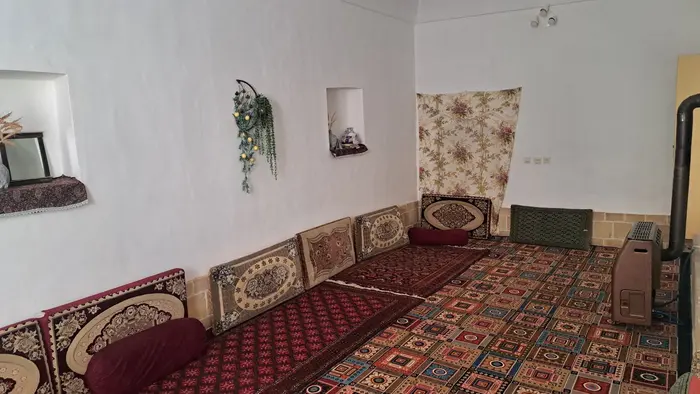 بوم گردی عمارت اکبریان - واحد بادگیر