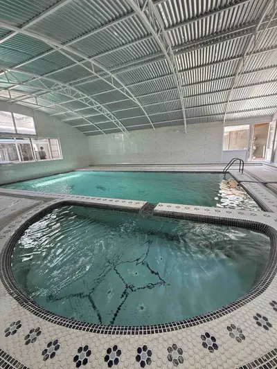 ویلا چهارخوابه  استخردار آبگرم امیرسام 1