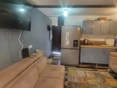 سوئیت فلت زنبق 14