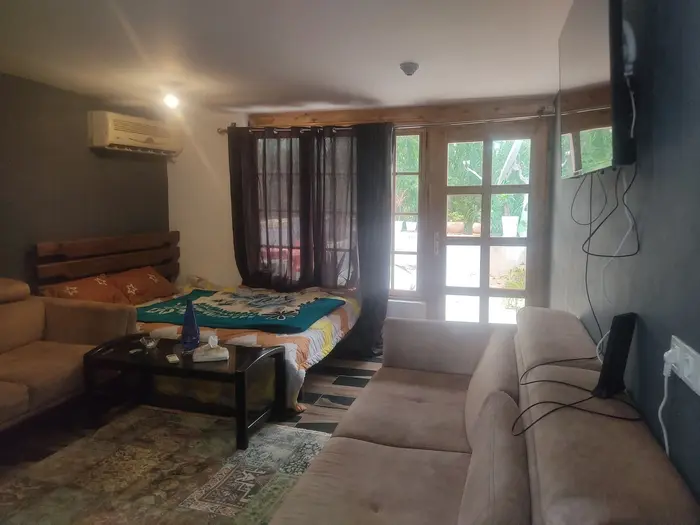 سوئیت فلت زنبق 14