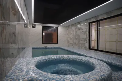 ویلا دوخوابه ساحلی استخردار آبگرم محمودی