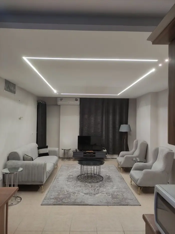 آپارتمان دوخوابه خاکستری