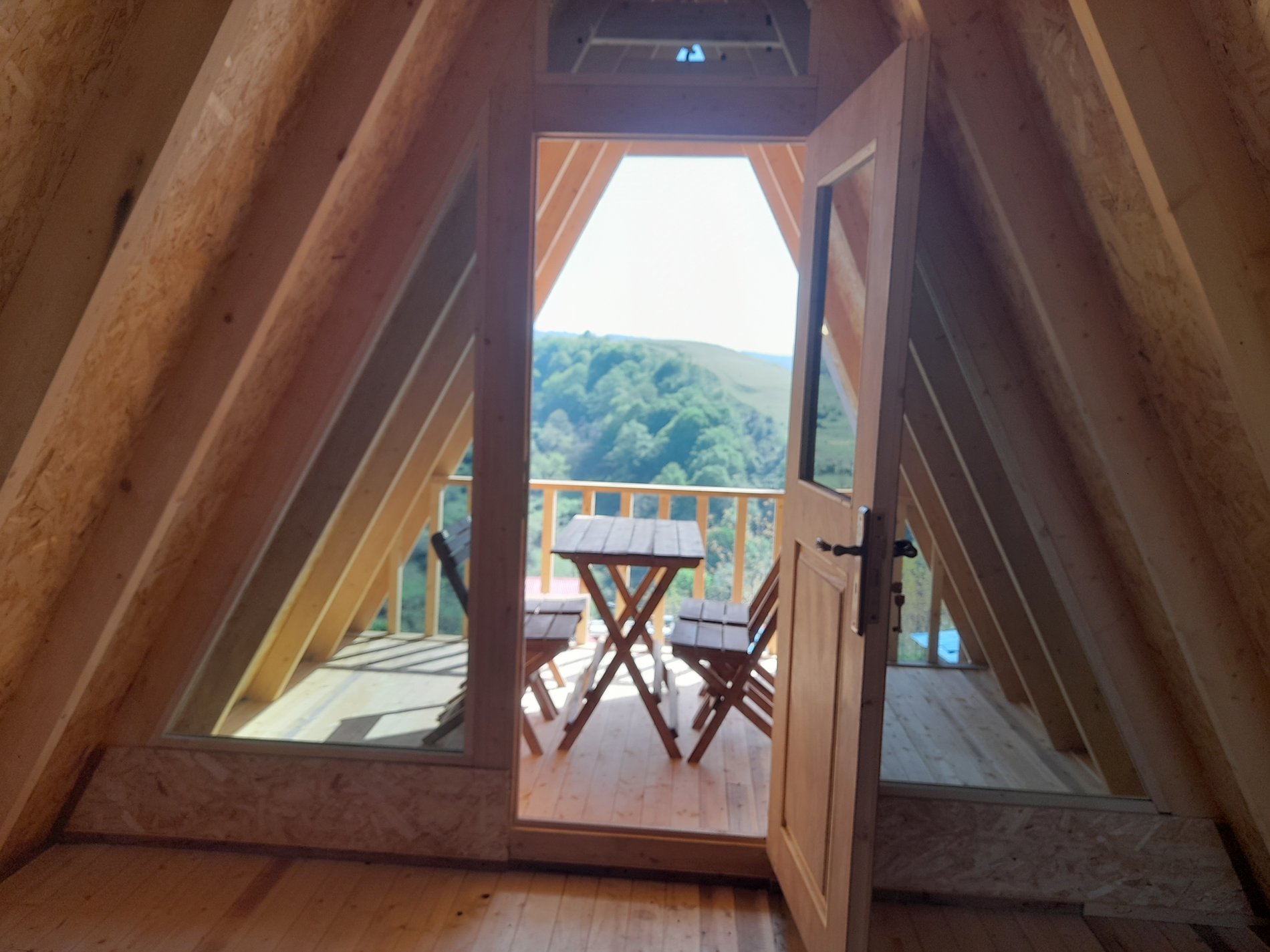 کلبه یک خوابه سوئیسی جکوزی دار پرستش