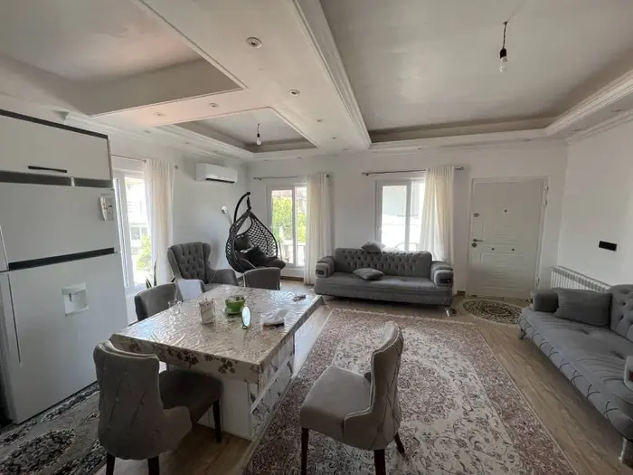 دوخوابه ساحلی میتاس - سالن و اشپزخانه