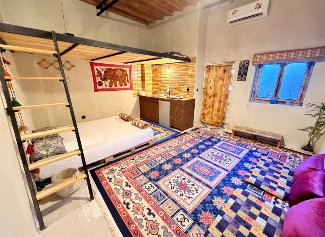 کاژه - واحد استرینگ آرت