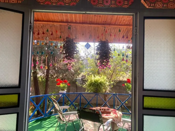 ویلا یک خوابه سنتی بهشت پنهان - نمای درب ورودی