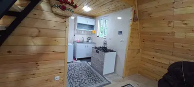 کلبه یک خوابه سوئیسی جنگلی ایهان