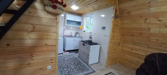 کلبه یک خوابه سوئیسی جنگلی ایهان