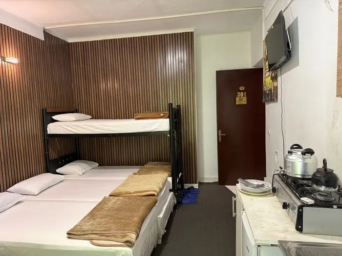 سوئیت فلت اسلامی واحد 301 بلوار کشاورز