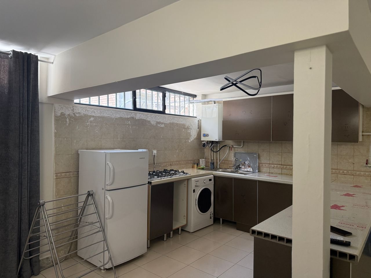 یک خوابه آذر فردوسی