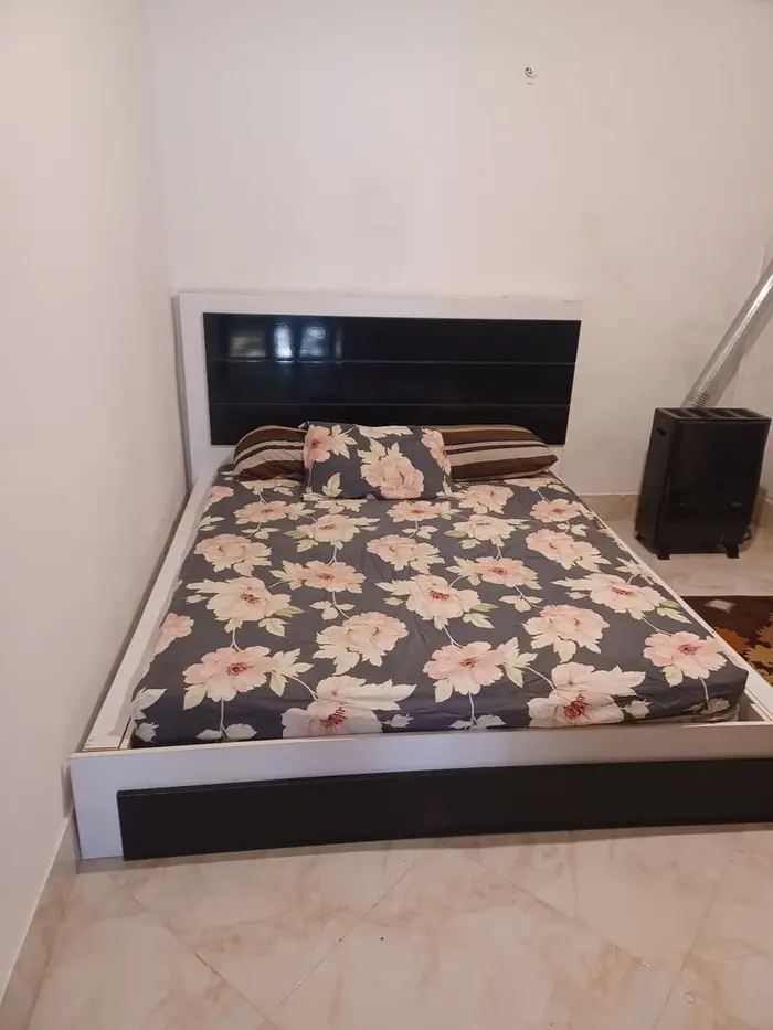 یک خوابه ساحلی زارع