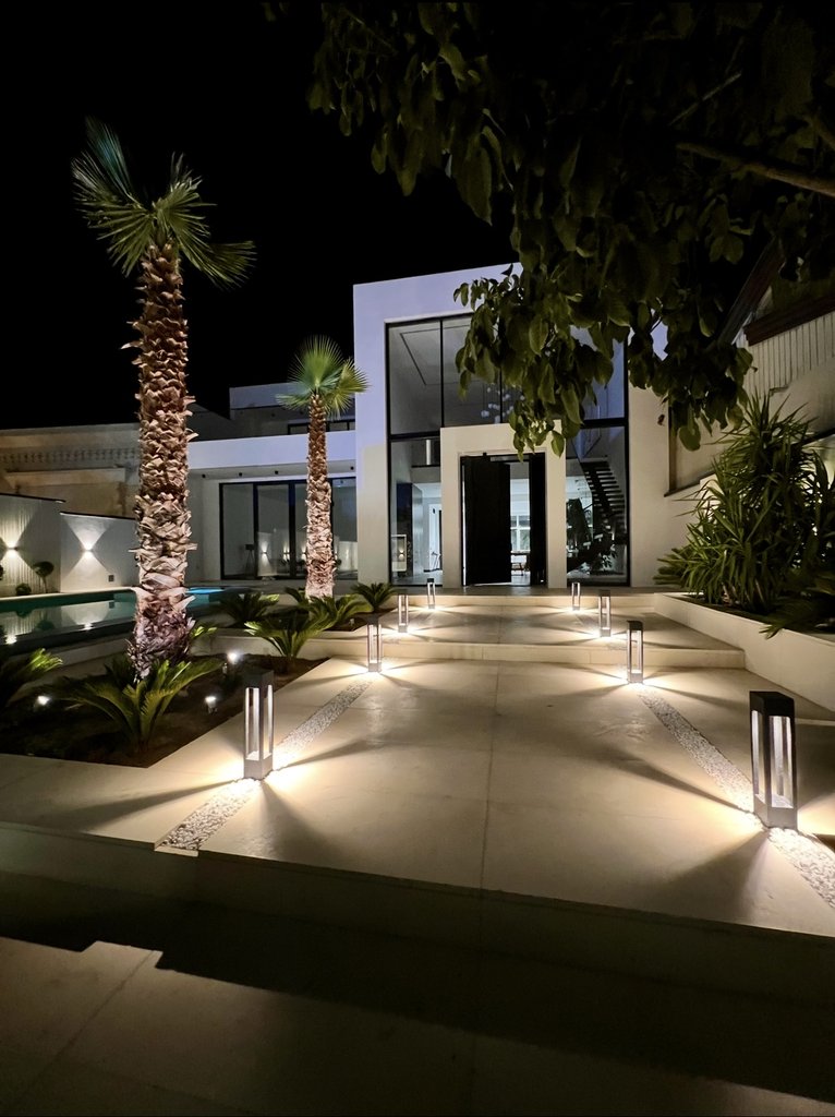 ویلا دوبلکس استخردار آبگرم رویال مستر با صبحانه