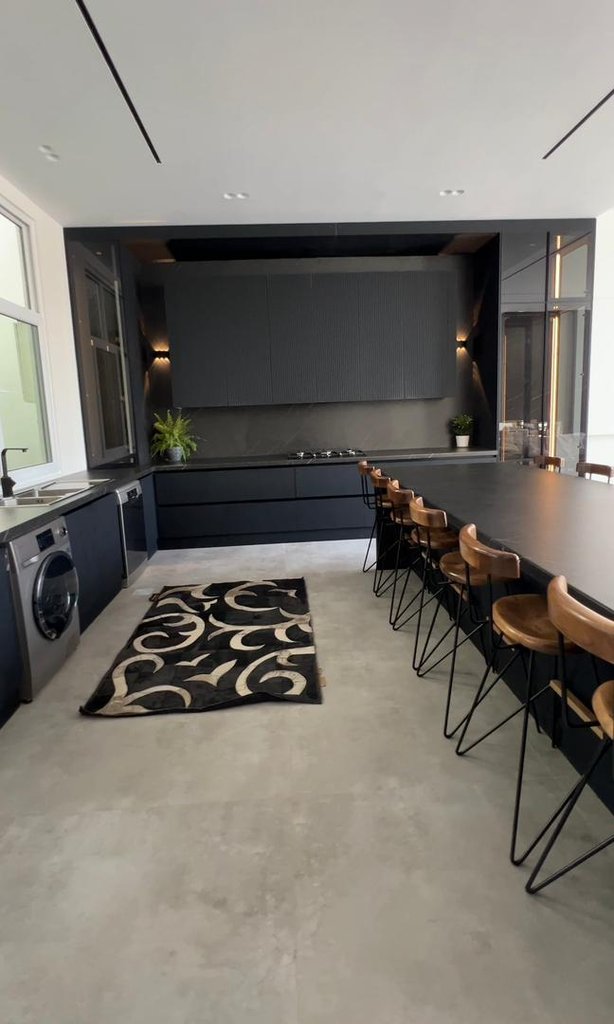 ویلا دوبلکس استخردار آبگرم رویال مستر با صبحانه