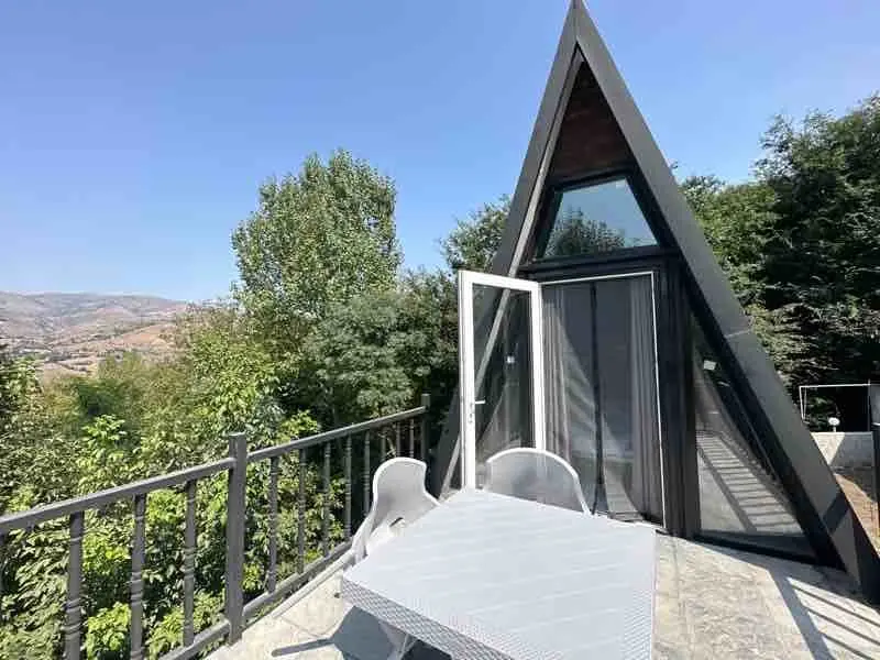 کلبه فلت سوئیسی کاژه - انتخاب عنوان تصویر