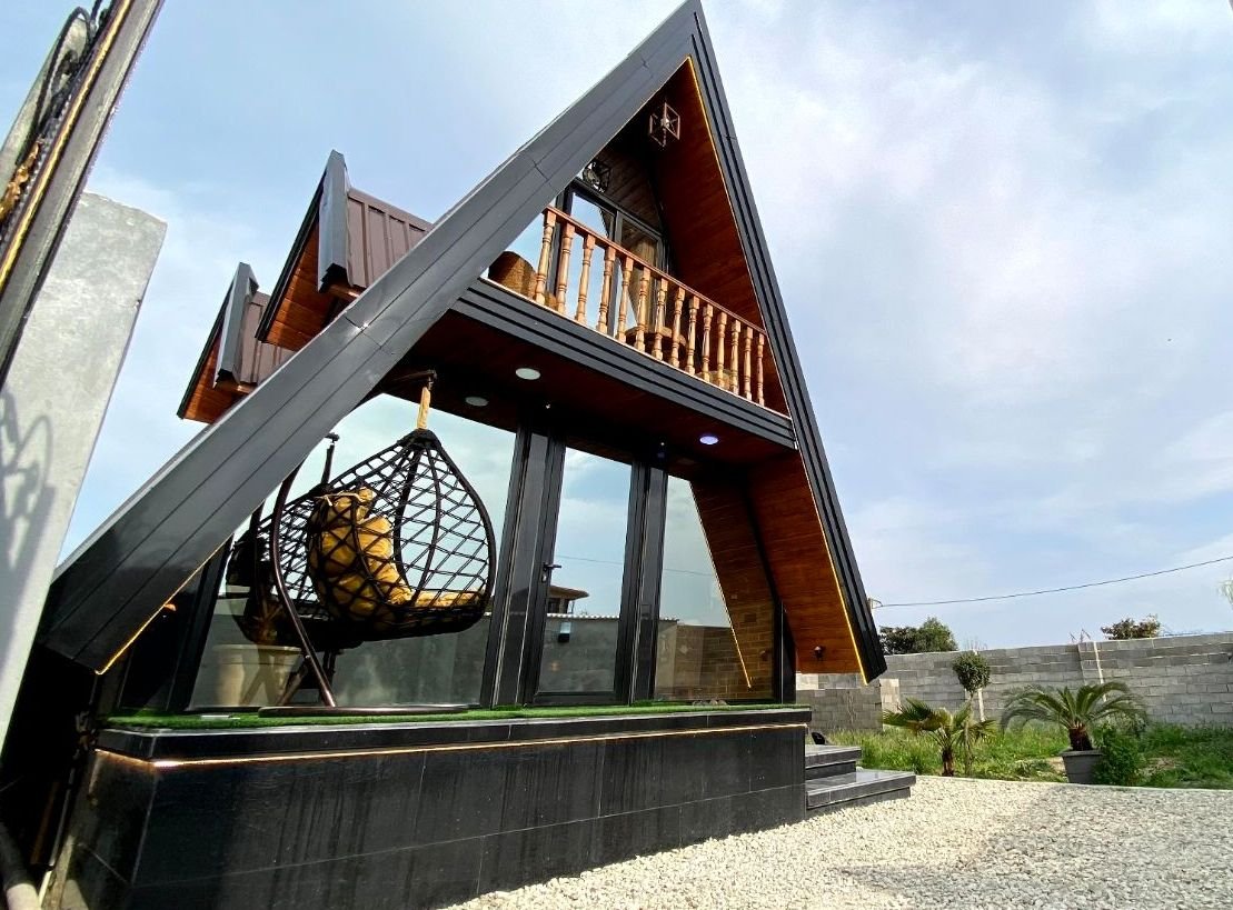 یک خوابه سوئیسی چوبی جکوزی دار پالم