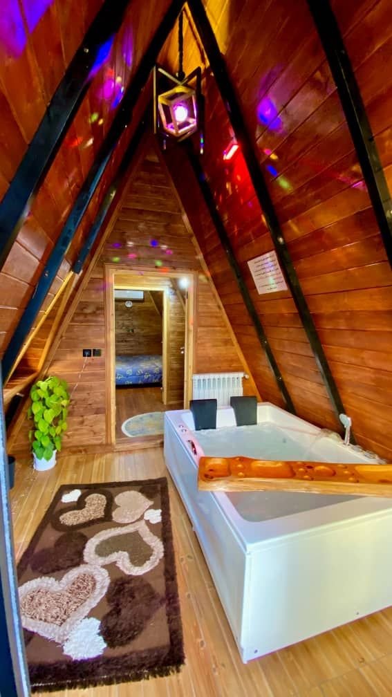 یک خوابه سوئیسی چوبی جکوزی دار پالم