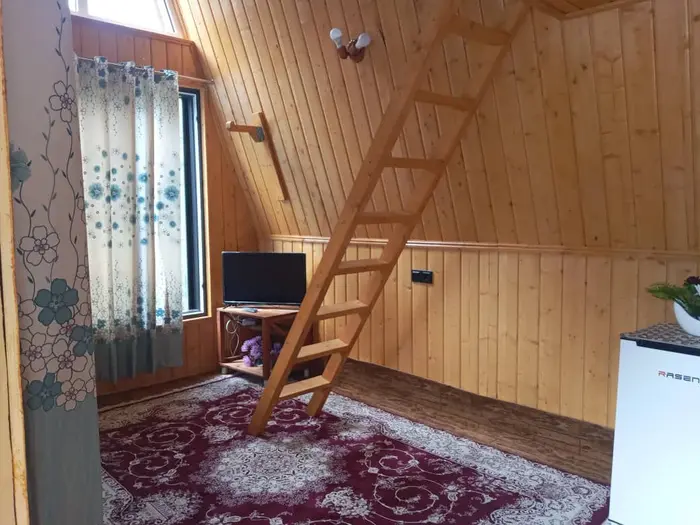 کلبه یک خوابه سوئیسی آرامش 8