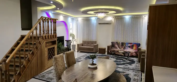 ویلا دوخوابه گاردن کاسپین - حال پذیرایی راه پله اتاقها