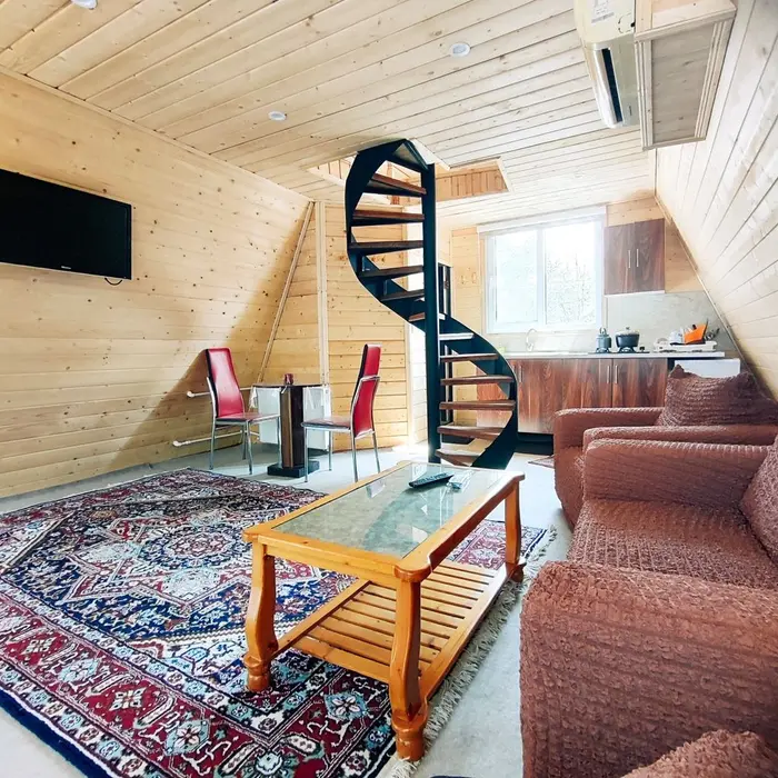 کلبه یک خوابه سوئیسی چوبی نگین