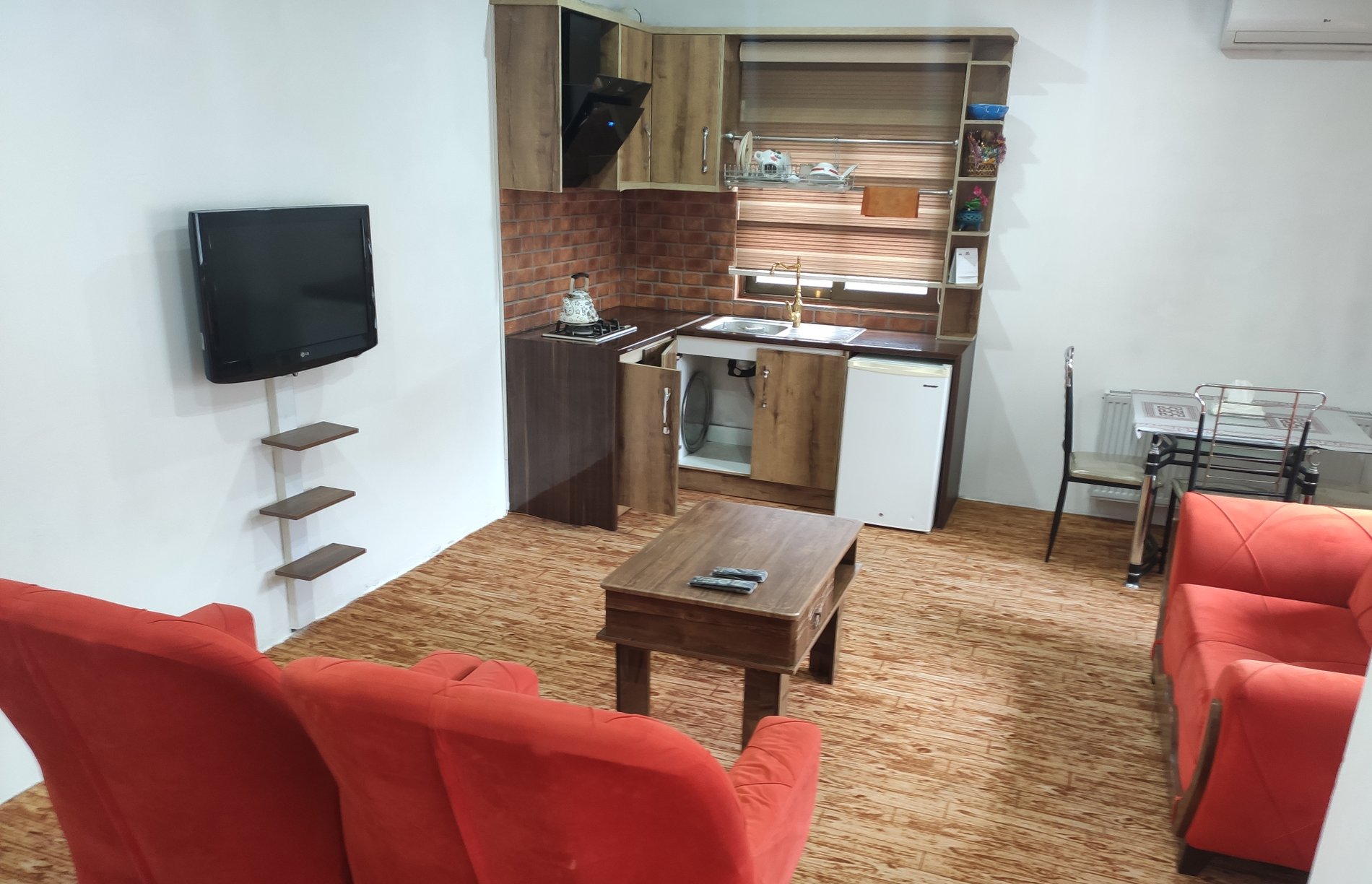 ویلا یک خوابه استخردار آبگرم طاها