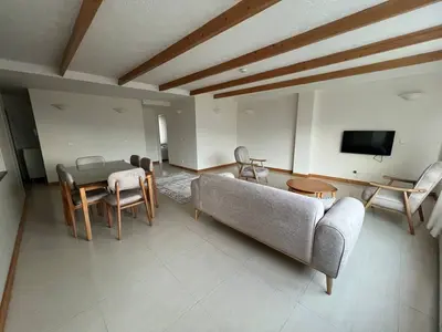 آپارتمان دوخوابه مزرعه سبز 2 شرقی