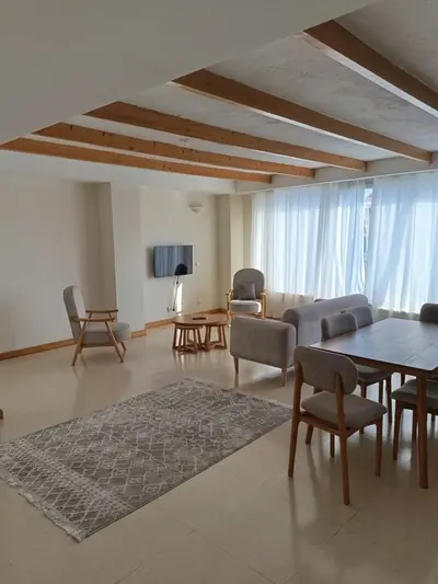 آپارتمان دوخوابه سرولایف طبقه اول غربی