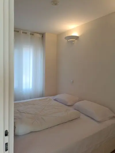 آپارتمان دوخوابه سرولایف طبقه اول غربی