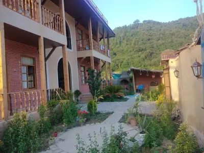 بومگردی عمارت توسکا - واحد 3 (همکف)