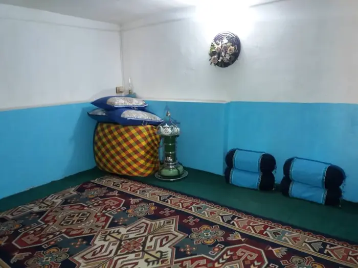 بوم گردی خان قالان - سیزان - اتاق سیزان