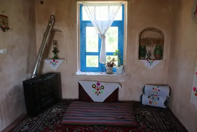 بومگردی کوچه باغ باصفا واحد یک