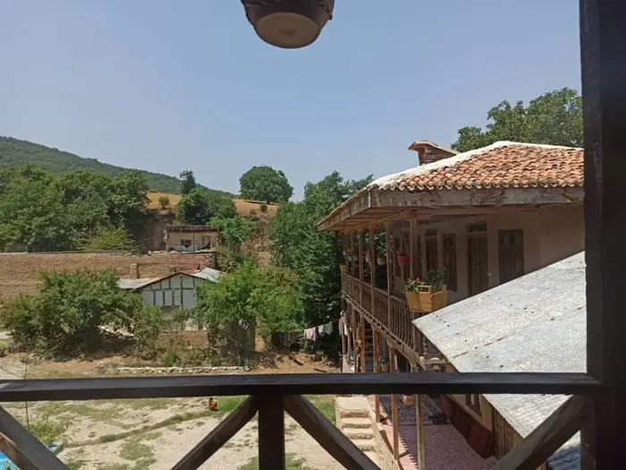 میرزا شموشک - انجیلی طبقه اول - بالکن